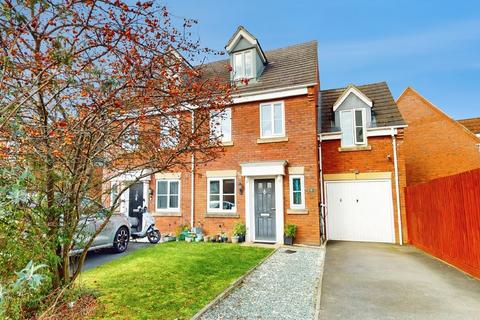 4 bedroom semi-detached house for sale, Siskin Drive, Cheltenham