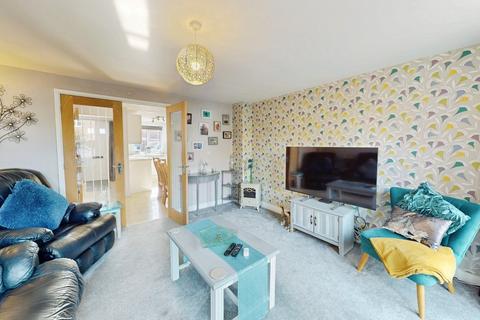 4 bedroom semi-detached house for sale, Siskin Drive, Cheltenham