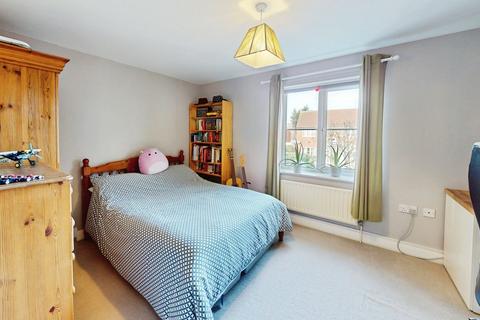 4 bedroom semi-detached house for sale, Siskin Drive, Cheltenham
