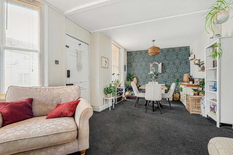 3 bedroom end of terrace house for sale, East Street, Newton Abbot