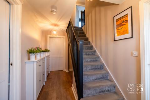 4 bedroom detached house for sale, Meadow Way, Tamworth