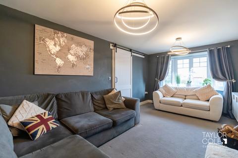 4 bedroom detached house for sale, Meadow Way, Tamworth