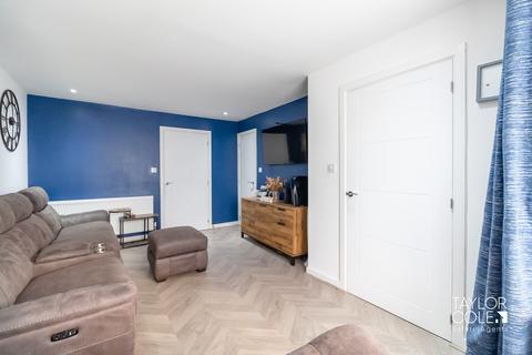 3 bedroom detached house for sale, Swallowfield, Tamworth