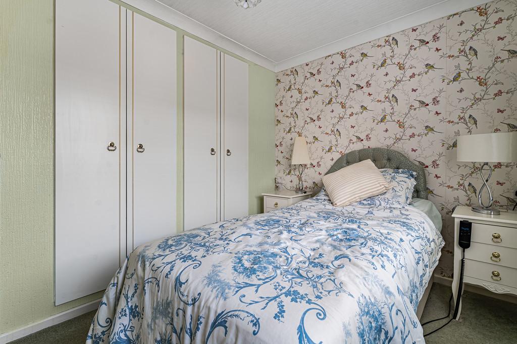 Bedroom 2 (2)