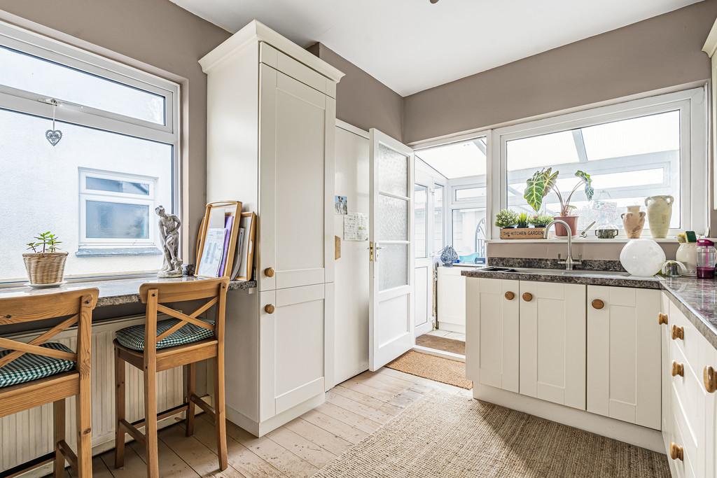 Kitchen (2)