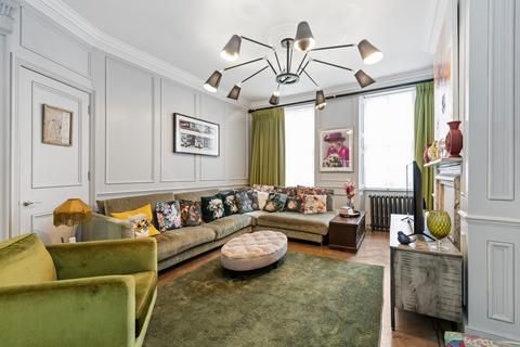undefined, Great Ormond Street, Bloomsbury, London, WC1N