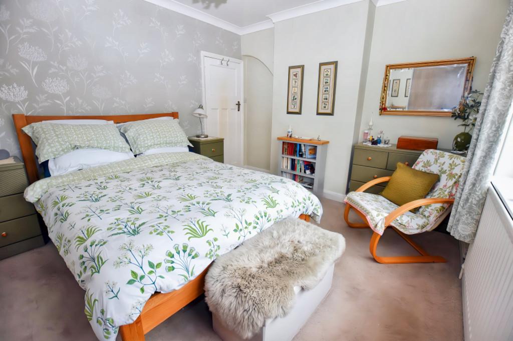 Bedroom 1b