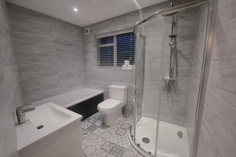 3 bedroom terraced house to rent, The Larches, Uxbridge UB10