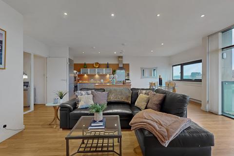 2 bedroom flat for sale, Lancefield Quay, Glasgow G3