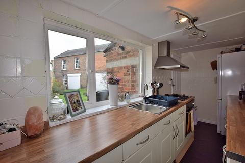2 bedroom terraced house for sale, Quakers Lane, Richmond