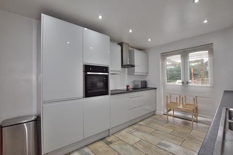 3 bedroom end of terrace house for sale, Green Howards Road, Richmond