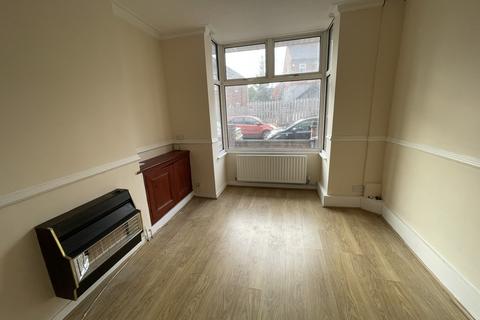 3 bedroom terraced house to rent, Cavendish Road, Aylestone