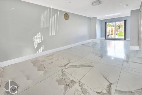 3 bedroom semi-detached house for sale, Magazine Farm Way, Colchester