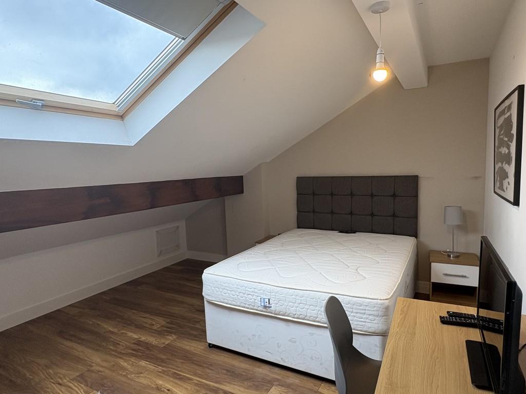 Bed 8