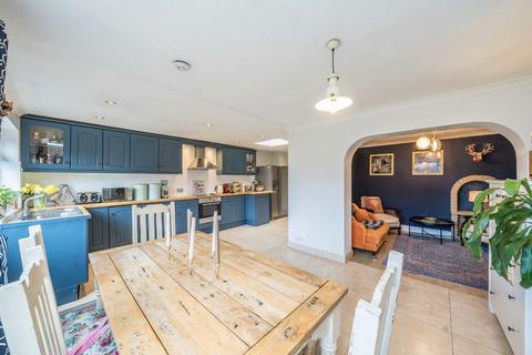 4 bedroom semi-detached house for sale, Hawthorn Way, Shepperton TW17