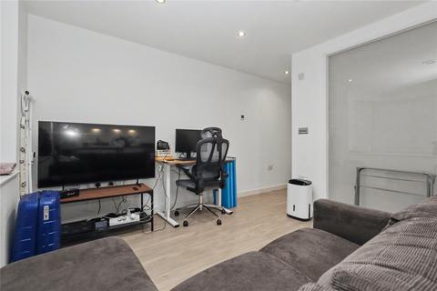 1 bedroom flat for sale, Goldsworth Road, Surrey GU21