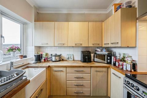 3 bedroom semi-detached house for sale, Tennyson Avenue, MEXBOROUGH