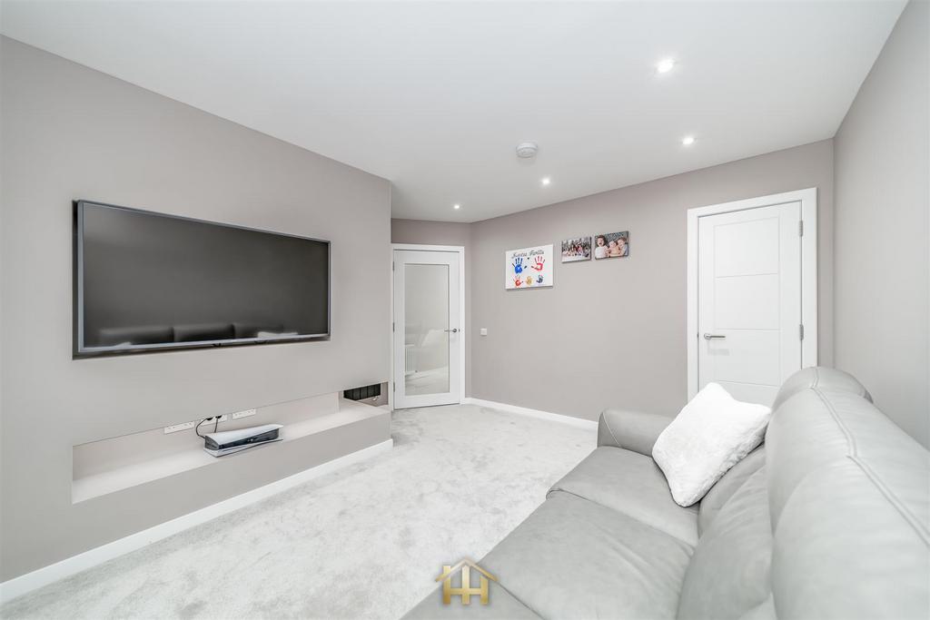 2 newhall way blarigowrie ph10 6 fl 250226 edit (2