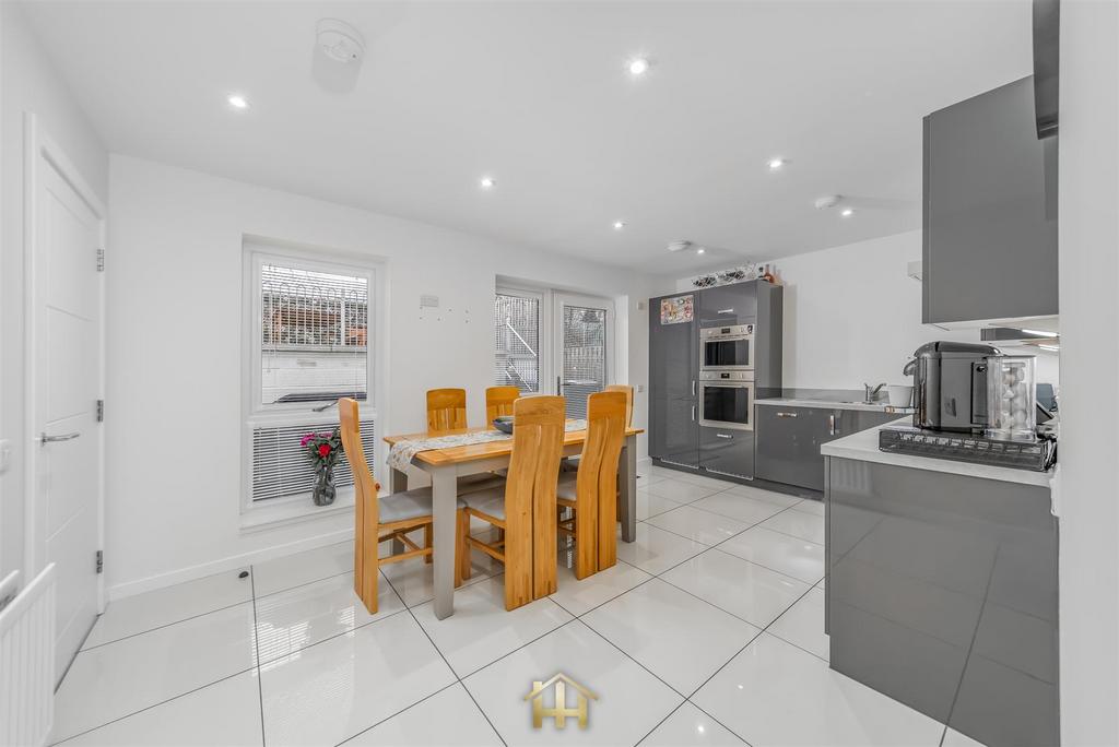 2 newhall way blarigowrie ph10 6 fl 250226 edit (4