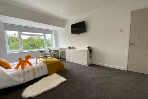 undefined, West Wycombe Road, High Wycombe, HP12