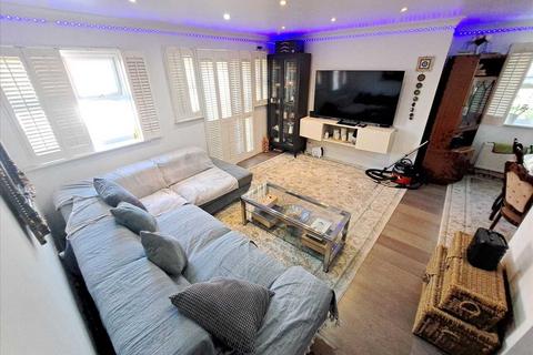 2 bedroom apartment for sale, Tingwall Court, Bressay Drive, Mill Hill, NW7