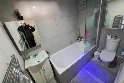 2 bedroom apartment for sale, Tingwall Court, Bressay Drive, Mill Hill, NW7