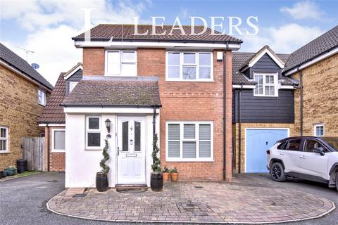 4 bedroom detached house to rent, Burleigh Close, RM7