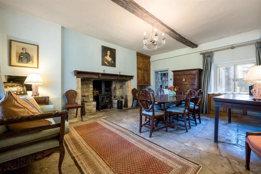 Formal dining room