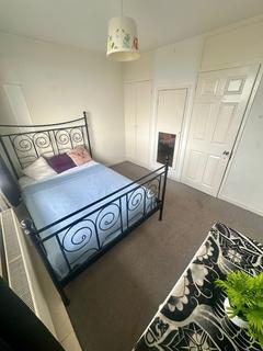 Highcliffe Drive, London SW15