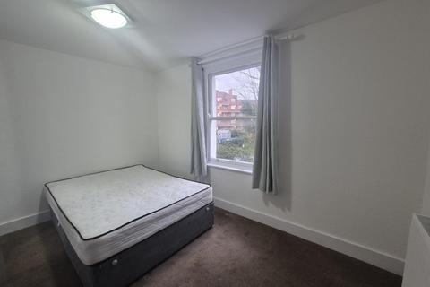 Studio to rent, Saint Kilda's Road, London, N16