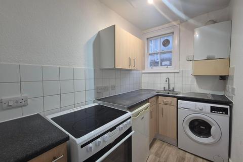 Studio to rent, Saint Kilda's Road, London, N16