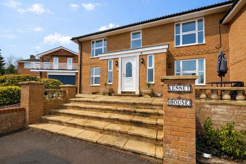2 bedroom maisonette for sale, Tithe Barn Crescent, Swindon SN1