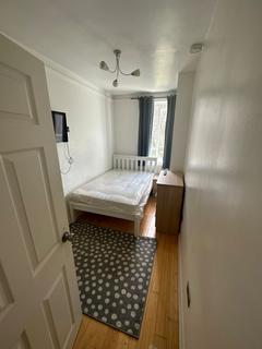1 bedroom in a flat share to rent, Iron Mill Road, London SW18