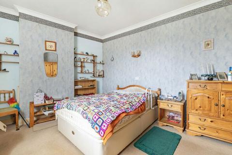 undefined, Broadway Avenue, Twickenham TW1