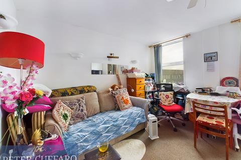 undefined, High Street, Waltham Cross EN8