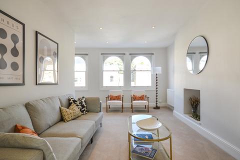 2 bedroom flat for sale, Victoria Rise, London