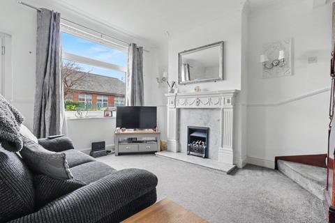 3 bedroom terraced house for sale, Ashton Road, Castleford, West Yorkshire, WF10