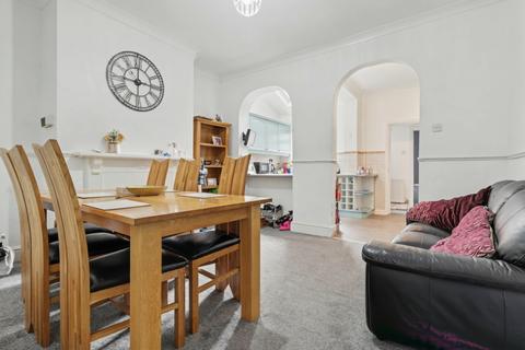 3 bedroom terraced house for sale, Ashton Road, Castleford, West Yorkshire, WF10