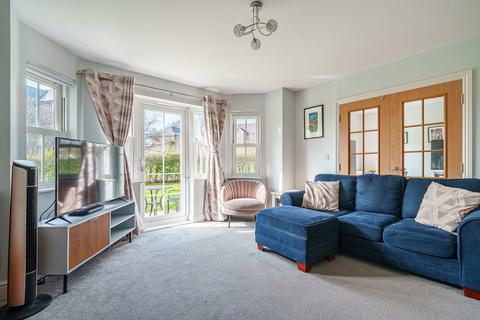 2 bedroom flat for sale, Gryphon House, Epsom KT19