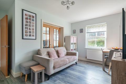 2 bedroom flat for sale, Gryphon House, Epsom KT19