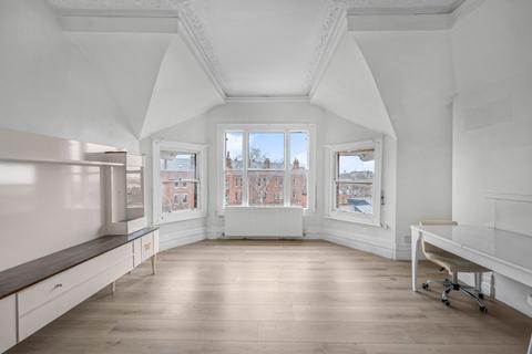 1 bedroom flat for sale, Greencroft Gardens, South Hampstead, London