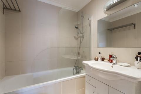 1 bedroom flat for sale, Sutherland Avenue, London