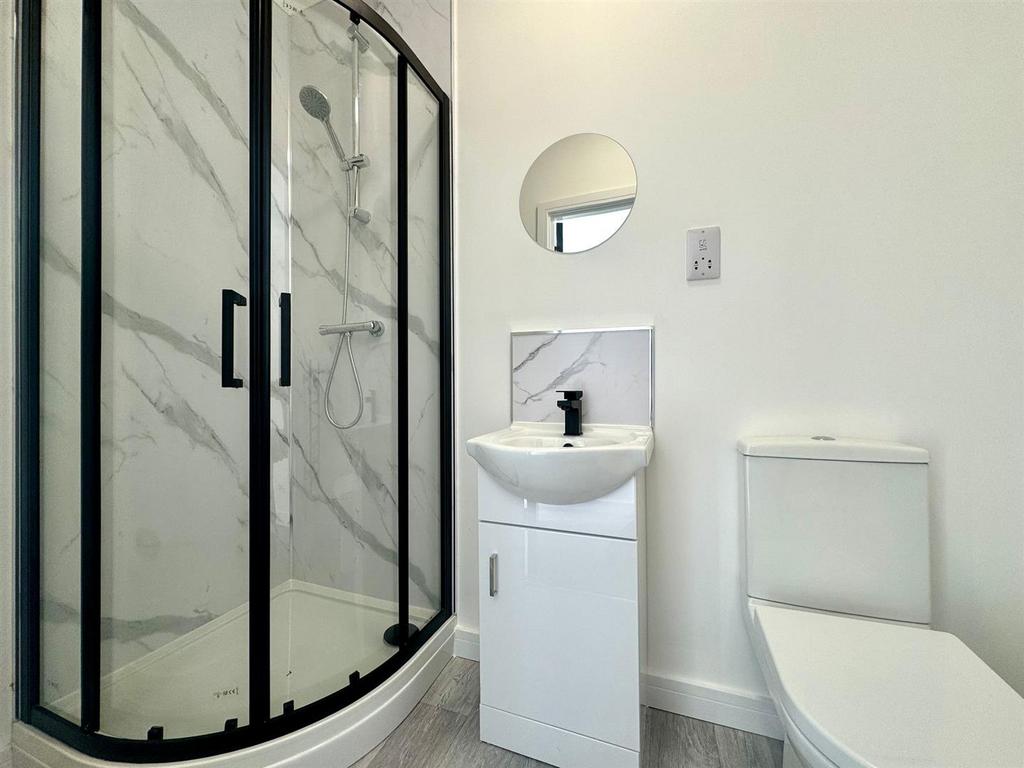 Ensuite.jpeg