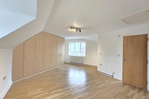 4 bedroom house to rent, Cross Way, LONDON, NW10