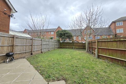 4 bedroom house to rent, Cross Way, LONDON, NW10