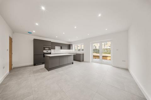 3 bedroom detached house for sale, Rochdale Road, Halifax HX4