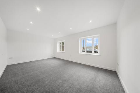 3 bedroom detached house for sale, Rochdale Road, Halifax HX4
