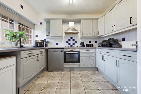 undefined, Roseberry Avenue, Basildon SS16