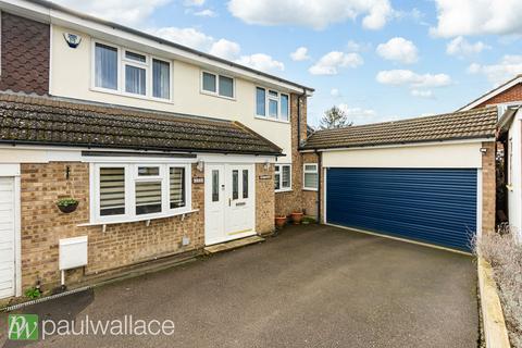 Hoecroft|Extended Four-Bedroom Home, Nazeing