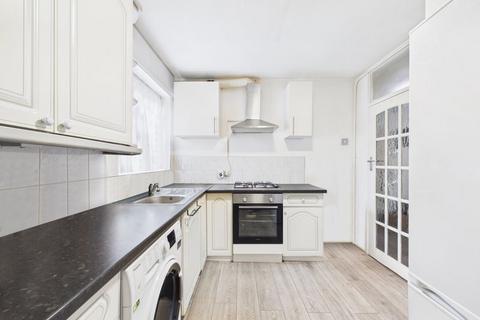 2 bedroom ground floor flat to rent, Milman Close, Pinner, Middlesex, HA5 3LF